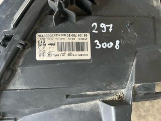 bontott PEUGEOT 3008 SUV Jobb Fényszóró