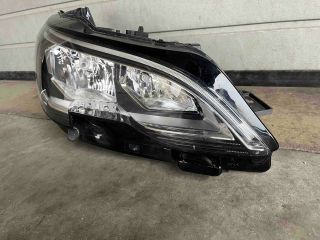 bontott PEUGEOT 3008 SUV Jobb Fényszóró