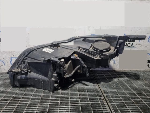 bontott PEUGEOT 3008 SUV Jobb Fényszóró