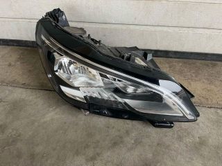 bontott PEUGEOT 3008 SUV Jobb Fényszóró