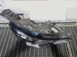 bontott PEUGEOT 3008 SUV Jobb Fényszóró