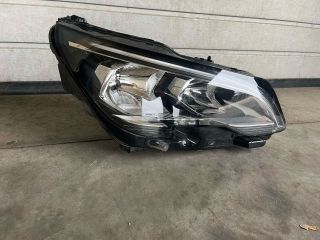 bontott PEUGEOT 3008 SUV Jobb Fényszóró