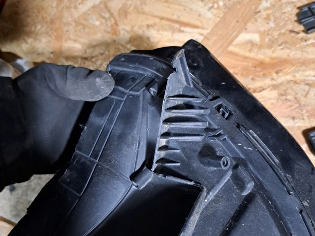 bontott PEUGEOT 3008 SUV Jobb Ledes Fényszóró