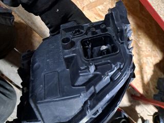 bontott PEUGEOT 3008 SUV Jobb Ledes Fényszóró