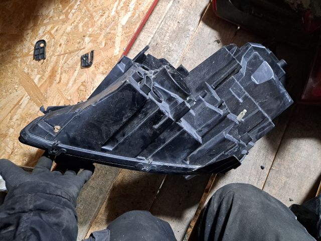 bontott PEUGEOT 3008 SUV Jobb Ledes Fényszóró