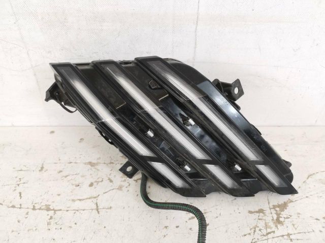 bontott PEUGEOT 3008 SUV Jobb Nappali Menetfény