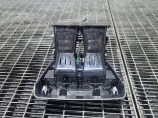 bontott PEUGEOT 3008 SUV Középső Szellőző