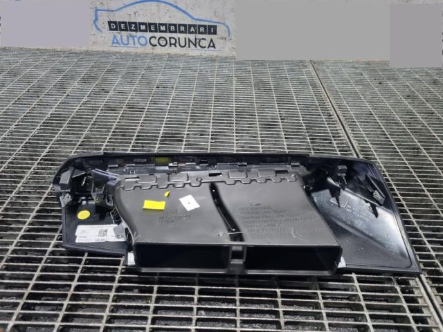 bontott PEUGEOT 3008 SUV Középső Szellőző