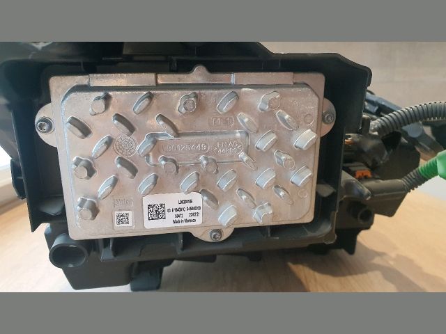 bontott PEUGEOT 3008 SUV LED Trafó