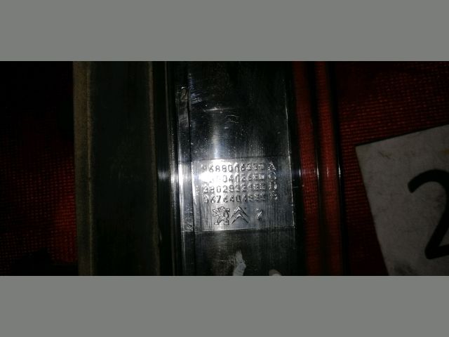 bontott PEUGEOT 3008 SUV Pótféklámpa