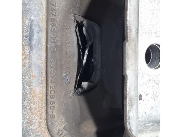 bontott PEUGEOT 3008 SUV Tartó Bak