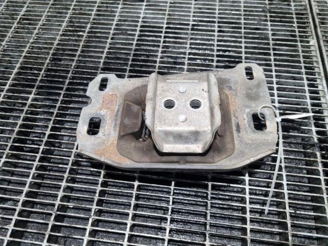 bontott PEUGEOT 3008 SUV Tartó Bak