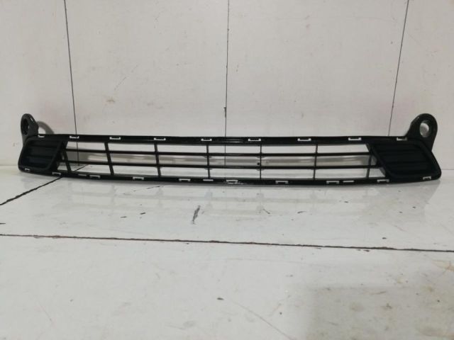 bontott PEUGEOT 301 Első Lökhárító Alsó Középső Díszrács