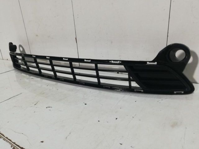 bontott PEUGEOT 301 Első Lökhárító Alsó Középső Díszrács