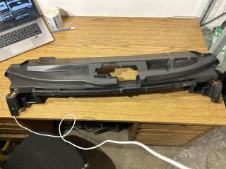 bontott PEUGEOT 301 Első Lökhárító Tartó Felső