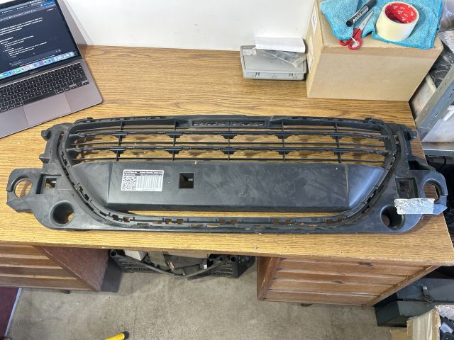 bontott PEUGEOT 301 Hűtőrács