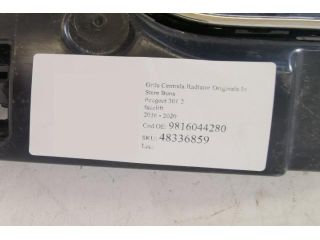 bontott PEUGEOT 301 Hűtőrács