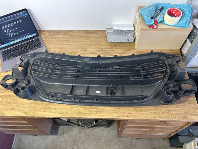 bontott PEUGEOT 301 Hűtőrács