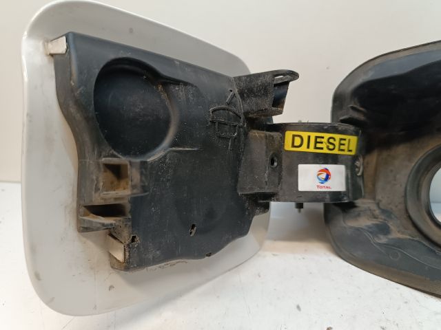 bontott PEUGEOT 301 Tankajtó