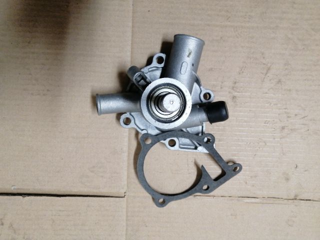 bontott PEUGEOT 305 Vízpumpa