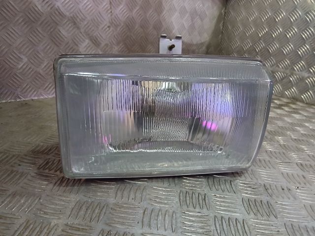 bontott PEUGEOT 305 Bal Fényszóró