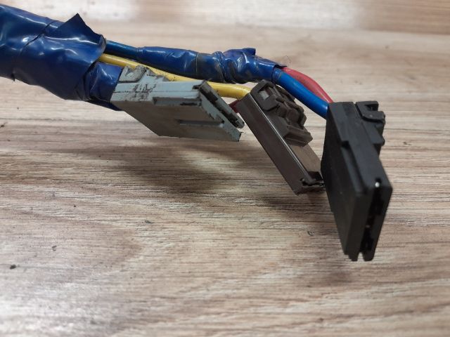 bontott PEUGEOT 306 Gyújtáskapcsoló Házzal