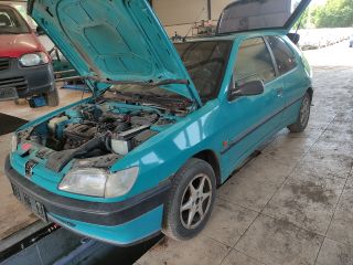 bontott PEUGEOT 306 Bal első Féknyereg Munkahengerrel