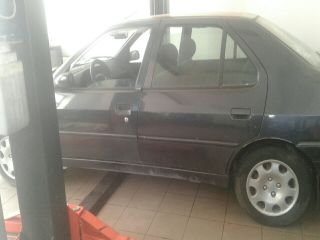 bontott PEUGEOT 306 Bal első Gólyaláb (Lengécsillapító, Rugó)