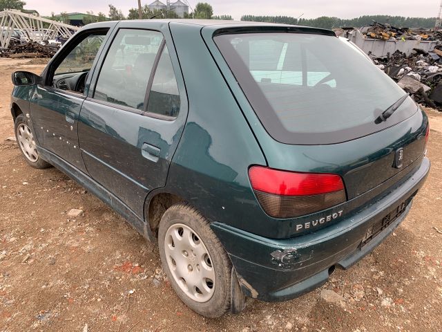 bontott PEUGEOT 306 Bal első Gólyaláb (Lengécsillapító, Rugó)