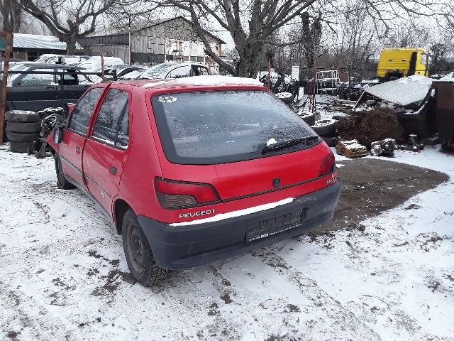 bontott PEUGEOT 306 Bal első Gólyaláb (Lengécsillapító, Rugó)