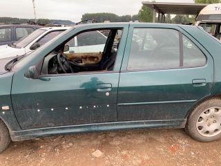 bontott PEUGEOT 306 Bal első Gólyaláb (Lengécsillapító, Rugó)