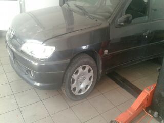 bontott PEUGEOT 306 Bal első Gólyaláb (Lengécsillapító, Rugó)