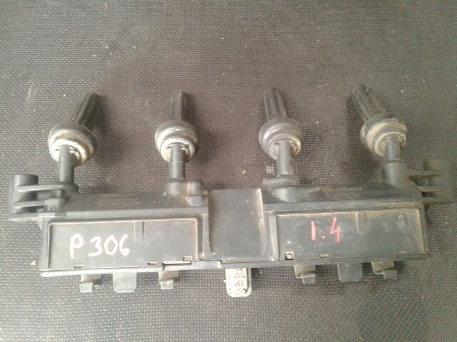 bontott PEUGEOT 306 Gyújtótrafó Szett