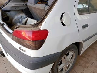 bontott PEUGEOT 306 Homlokfal (Üres lemez)