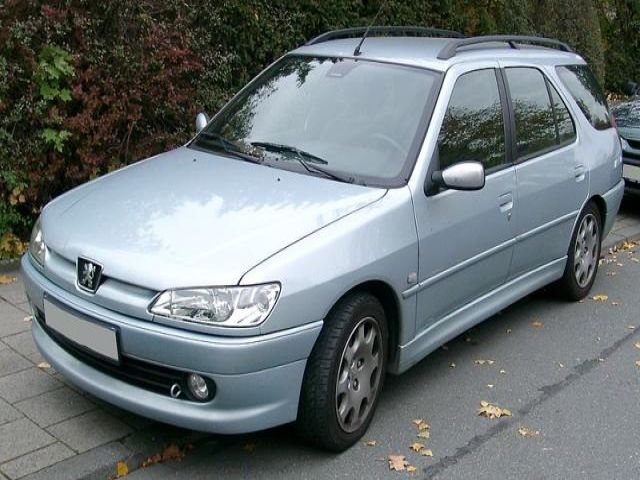 bontott PEUGEOT 306 Klímahűtő Radiátor