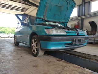 bontott PEUGEOT 306 Motor Tartó Bak Bal