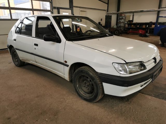 bontott PEUGEOT 306 Motorvezérlő