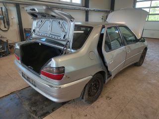 bontott PEUGEOT 306 Bal első Gólyaláb (Lengécsillapító, Rugó)