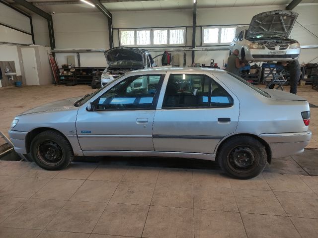 bontott PEUGEOT 306 Bal Féltengely