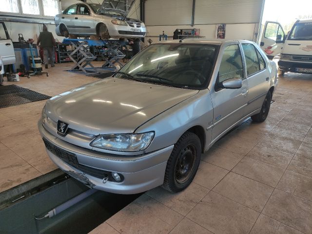 bontott PEUGEOT 306 Bal Féltengely