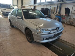 bontott PEUGEOT 306 Első Bölcső