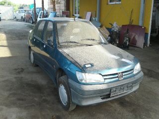 bontott PEUGEOT 306 Fékrásegítő