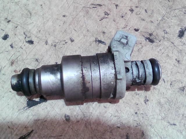 bontott PEUGEOT 306 Porlasztó (1 db)