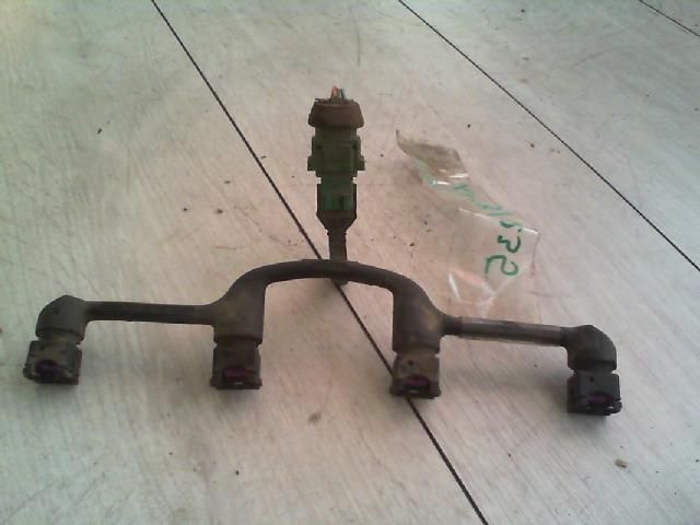 bontott PEUGEOT 306 Porlasztó Sor / Híd