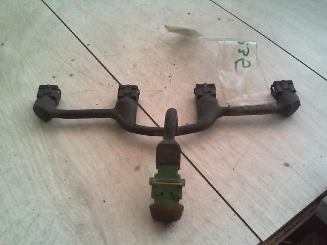 bontott PEUGEOT 306 Porlasztó Sor / Híd