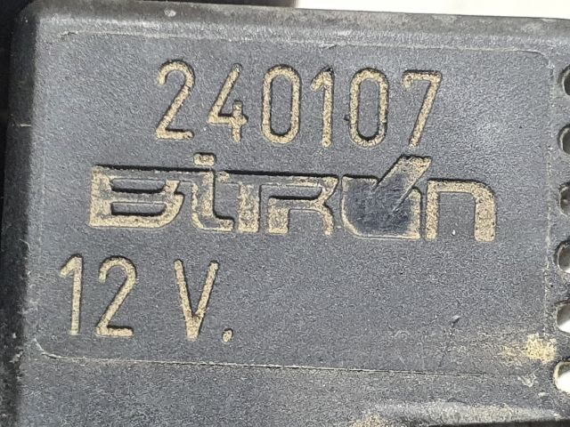 bontott PEUGEOT 306 Üzemanyag Szivattyú Relé