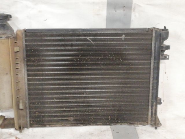 bontott PEUGEOT 306 Vízhűtő Radiátor (Nem klímás)