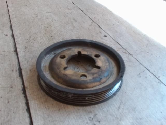 bontott PEUGEOT 306 Vízpumpa Szíjtárcsa