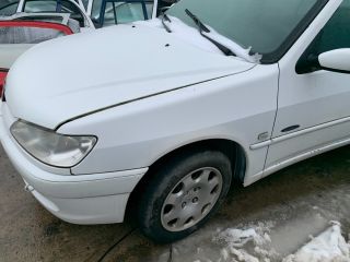 bontott PEUGEOT 306 Bal első Csonkállvány Kerékaggyal