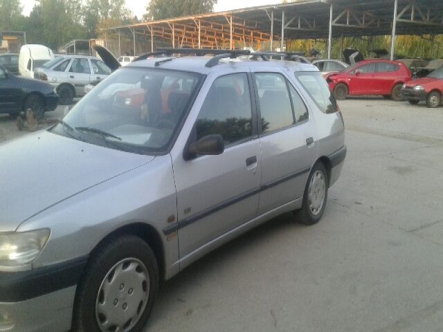 bontott PEUGEOT 306 Homlokfal (Üres lemez)